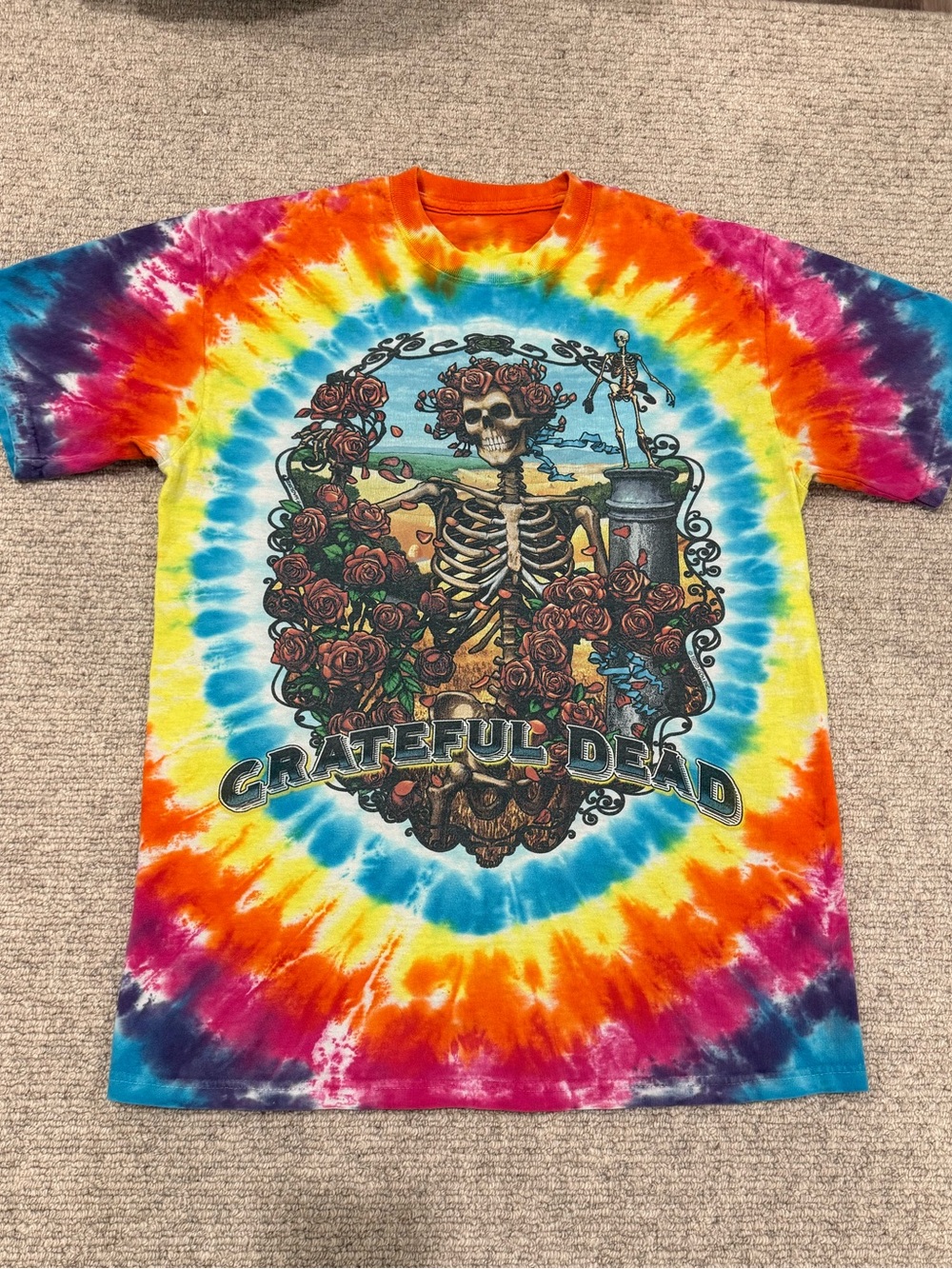 Vintage 1998 Grateful Dead Liquid Blue
"Rainbow Bertha" Tie Dye T-Shirt - Small